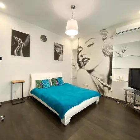 Apartment Katerynynskaya Square Marilyn